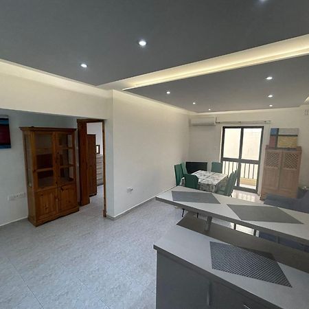 No 6 Poseidon Apartment Saint Julian's Bagian luar foto