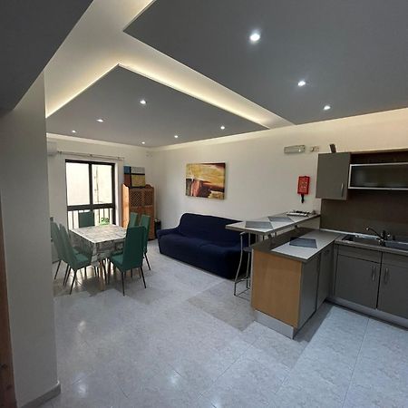 No 6 Poseidon Apartment Saint Julian's Bagian luar foto