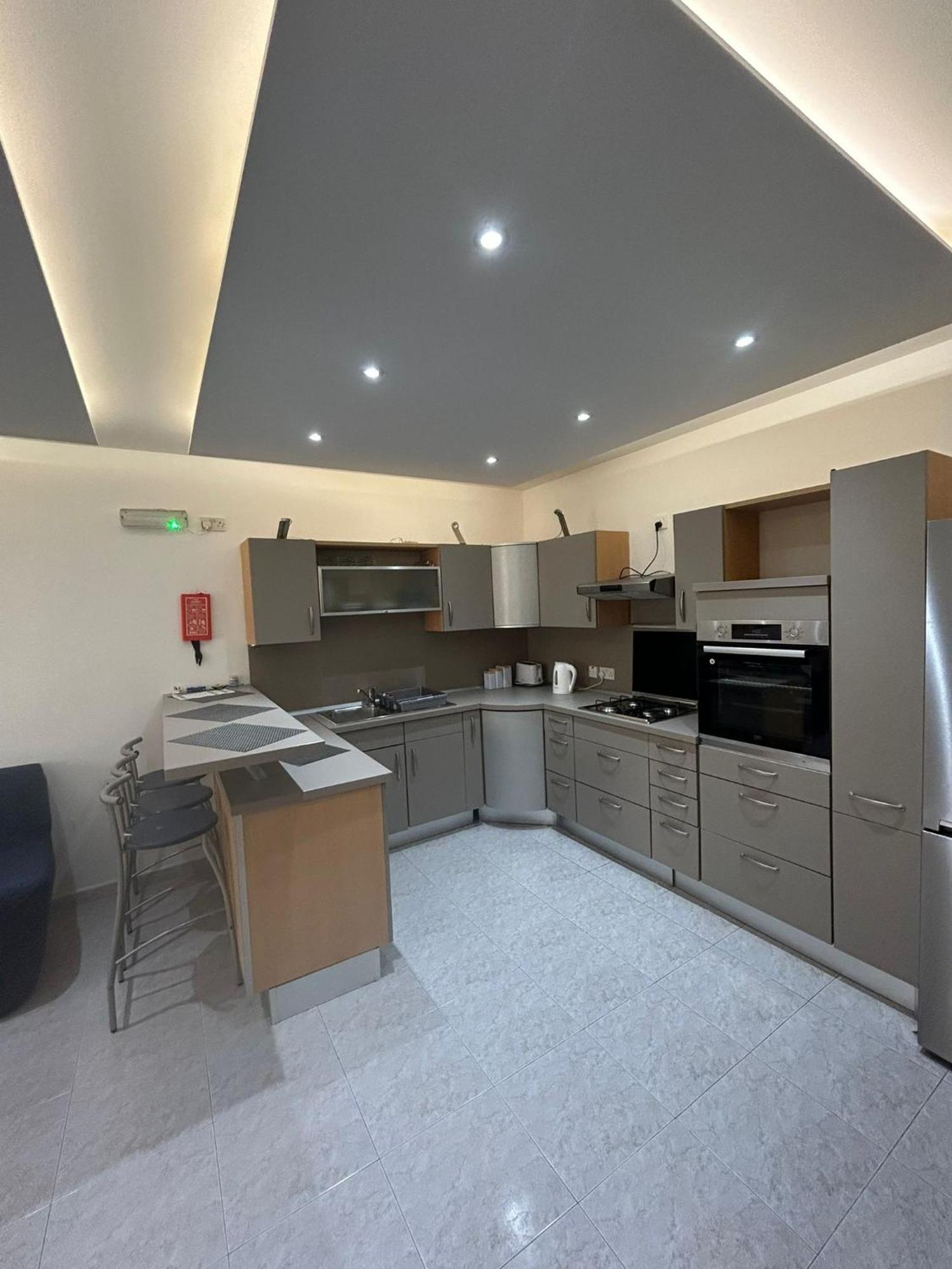 No 6 Poseidon Apartment Saint Julian's Bagian luar foto