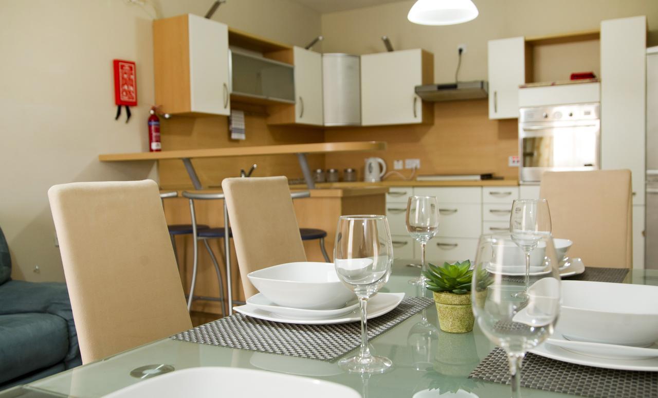 No 6 Poseidon Apartment Saint Julian's Bagian luar foto